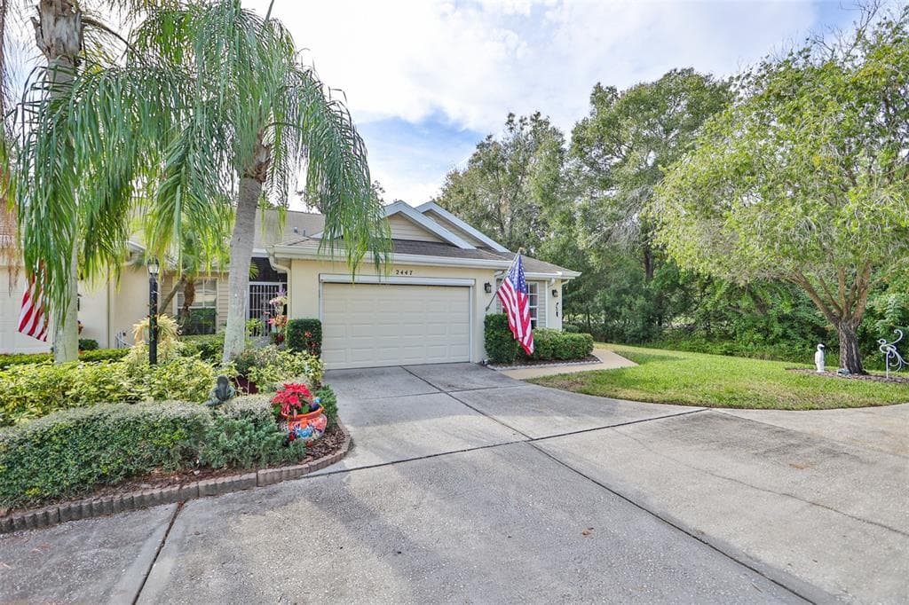 2447 NANTUCKET HARBOR LOOP UNIT 112 SUN CITY CENTER, FL 33573