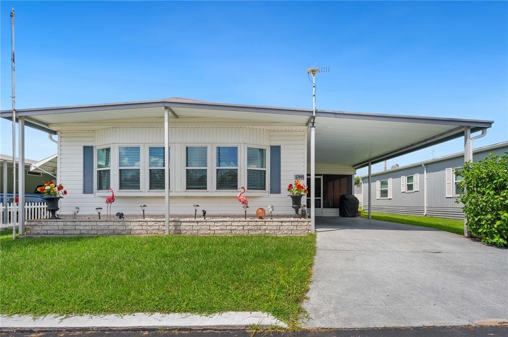 37849 BARCELONA AVENUE ZEPHYRHILLS, FL 33541