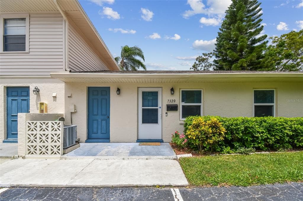 7320 STONE HAVEN COURT N UNIT 7320 PINELLAS PARK, FL 33781