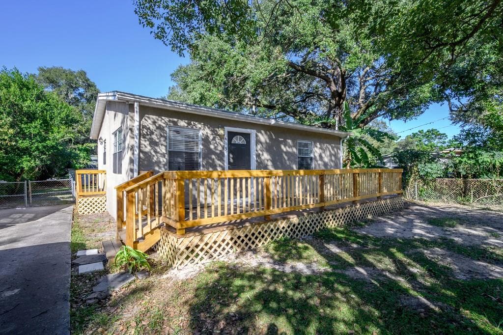 413 W HANNA AVENUE TAMPA, FL 33604