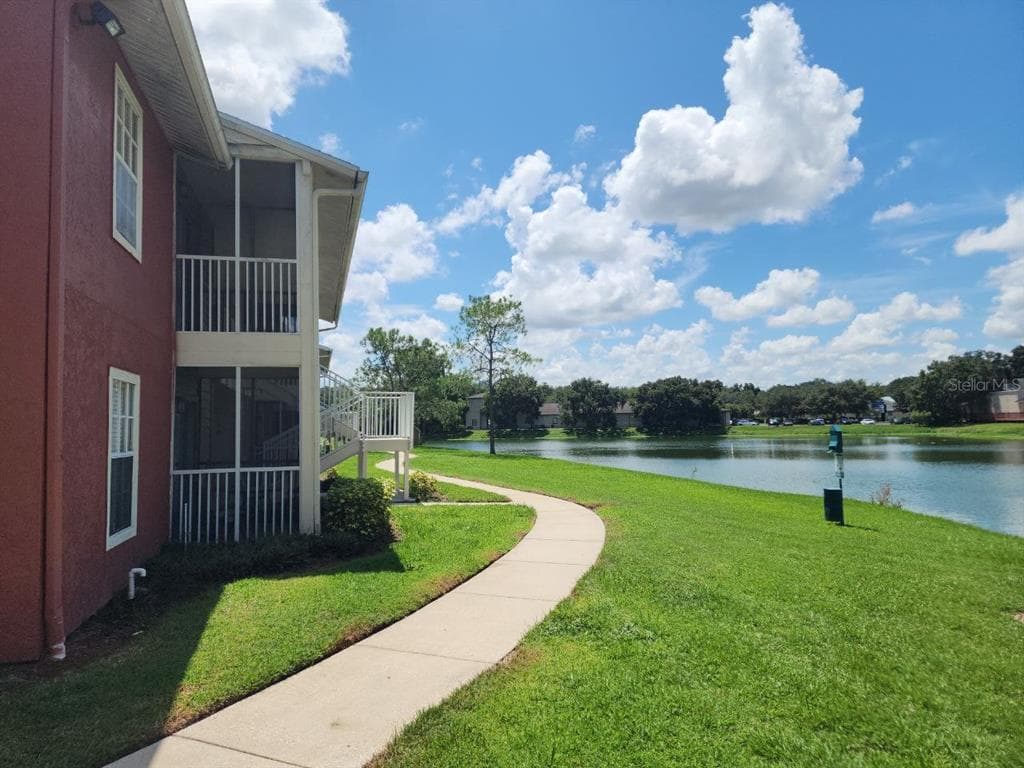 209 LAKE BROOK CIRCLE UNIT 205 BRANDON, FL 33511