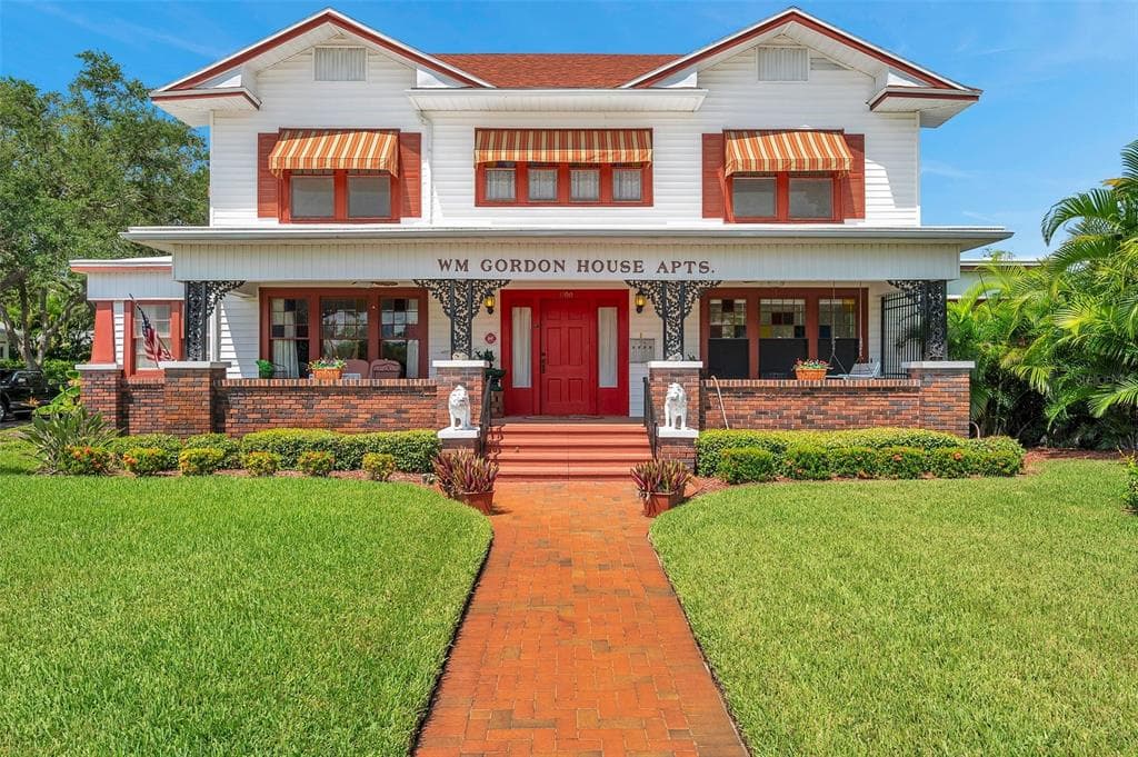 1100 BEACH DRIVE NE ST PETERSBURG, FL 33701