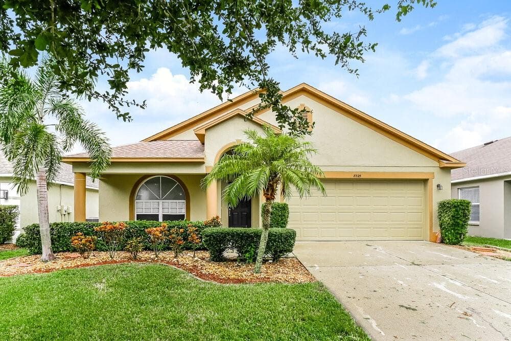 8325 CANTERBURY LAKE BOULEVARD TAMPA, FL 33619
