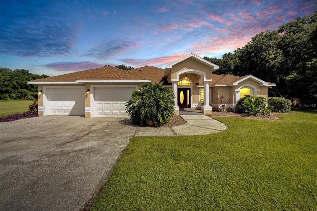 10318 LITTLE CREEK PLACE DOVER, FL 33527