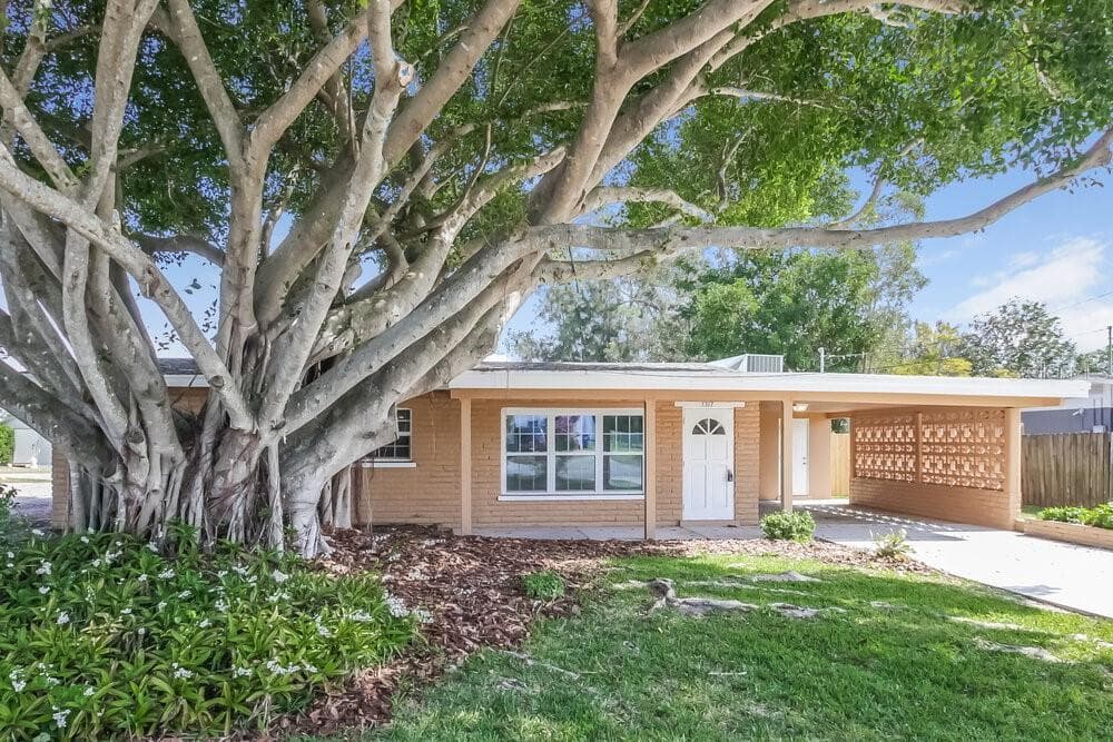 5313 8TH STREET COURT W BRADENTON, FL 34207