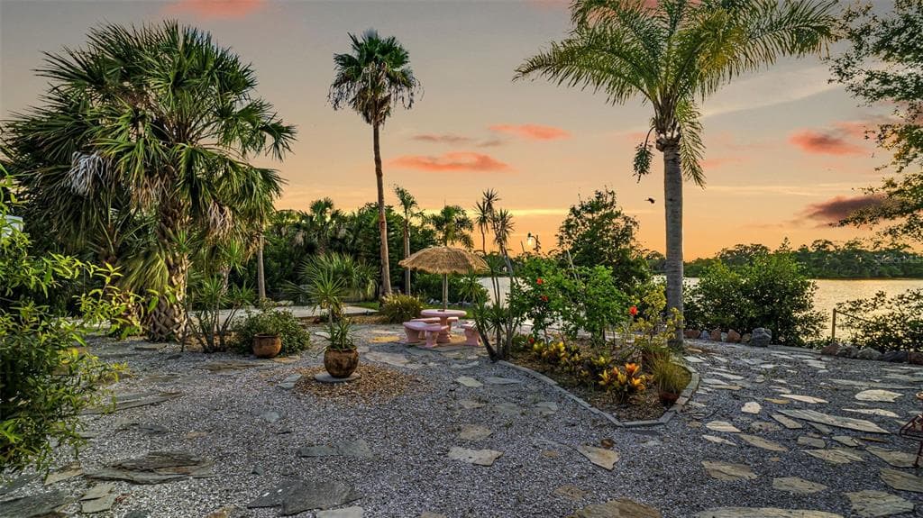 7127 PENINSULAR DRIVE NEW PORT RICHEY, FL 34652