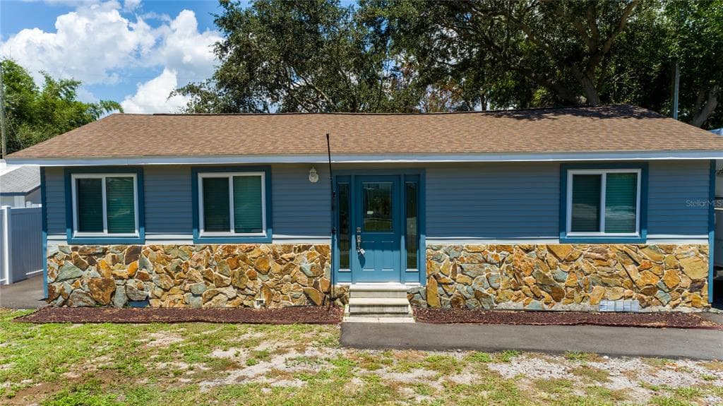 448 ORANGEWOOD DRIVE DUNEDIN, FL 34698