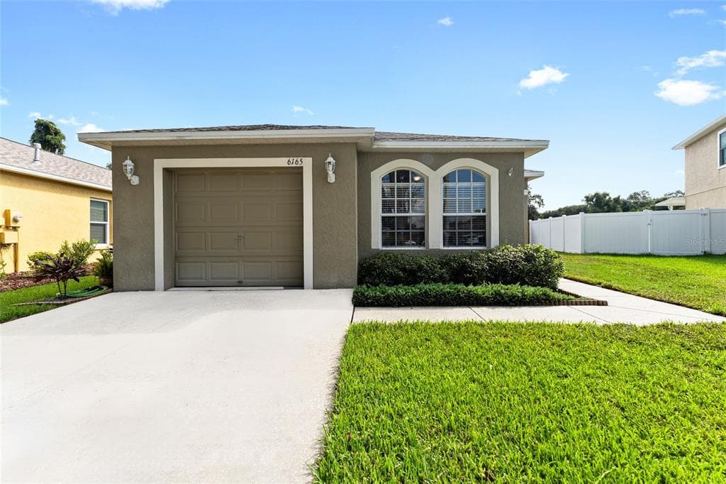 6165 LANSHIRE DRIVE TAMPA, FL 33634