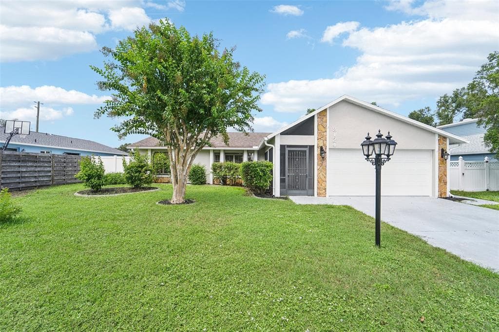 8124 GLENBROOKE PLACE SARASOTA, FL 34243