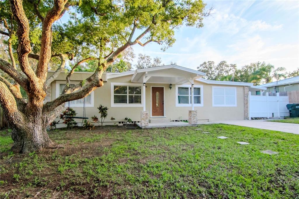 219 6TH AVENUE SW LARGO, FL 33770