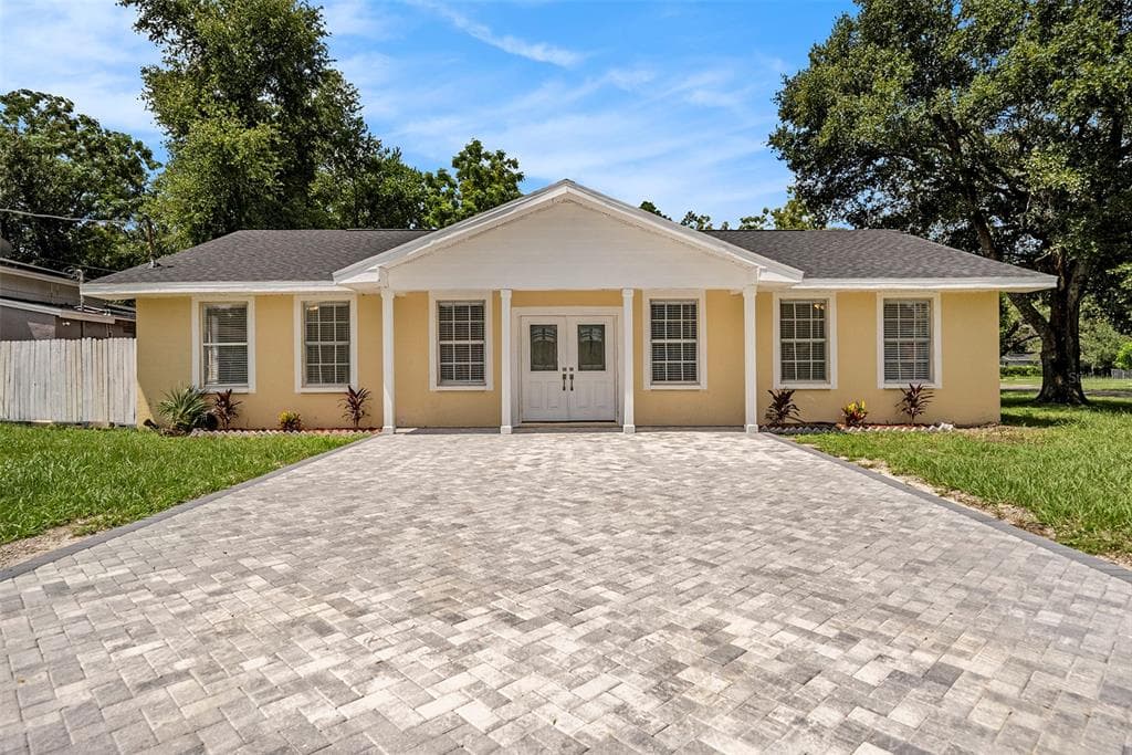 4303 E GROVE VIEW AVENUE TAMPA, FL 33617
