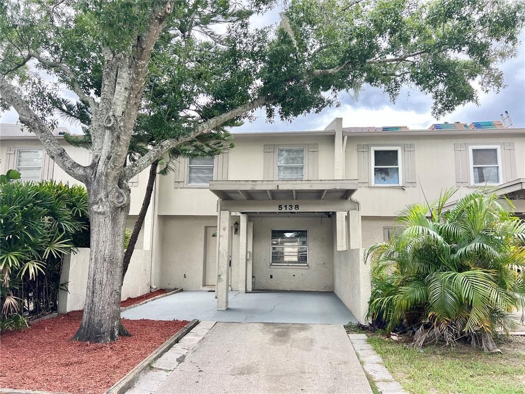 5138 TENNIS COURT CIRCLE TAMPA, FL 33617