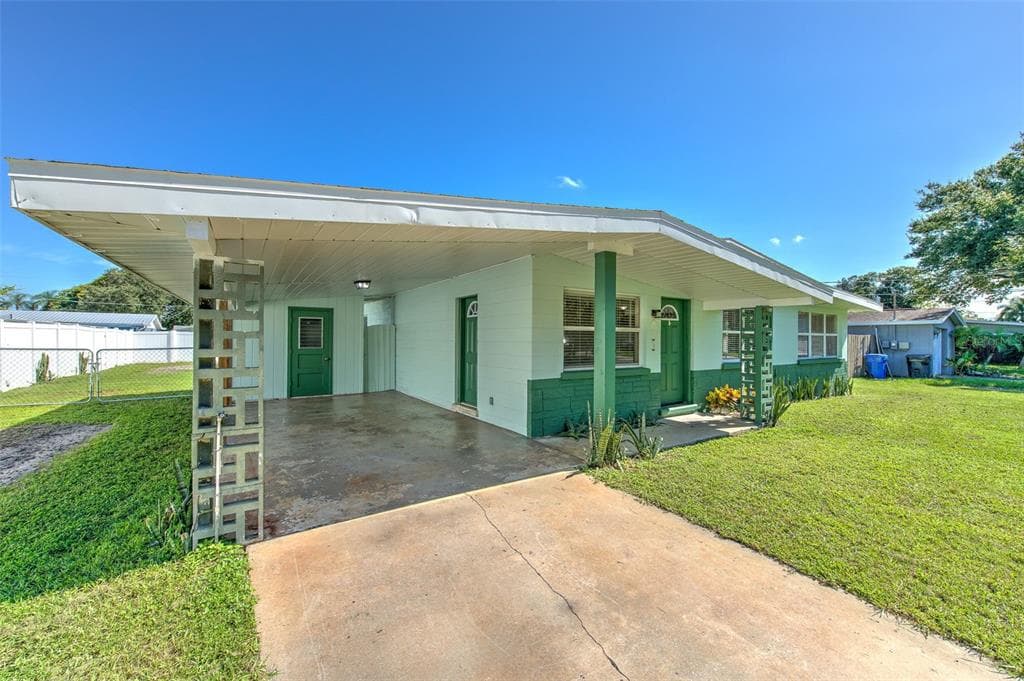 509 FAIRHOPE DRIVE APOLLO BEACH, FL 33572
