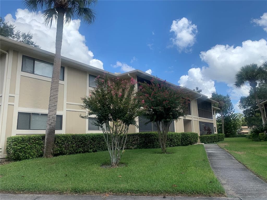 6016 LAKETREE LANE UNIT D TEMPLE TERRACE, FL 33617