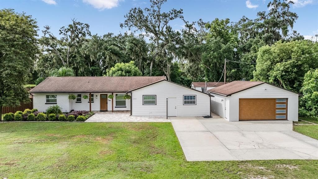 1211 DALZIE DRIVE VALRICO, FL 33594