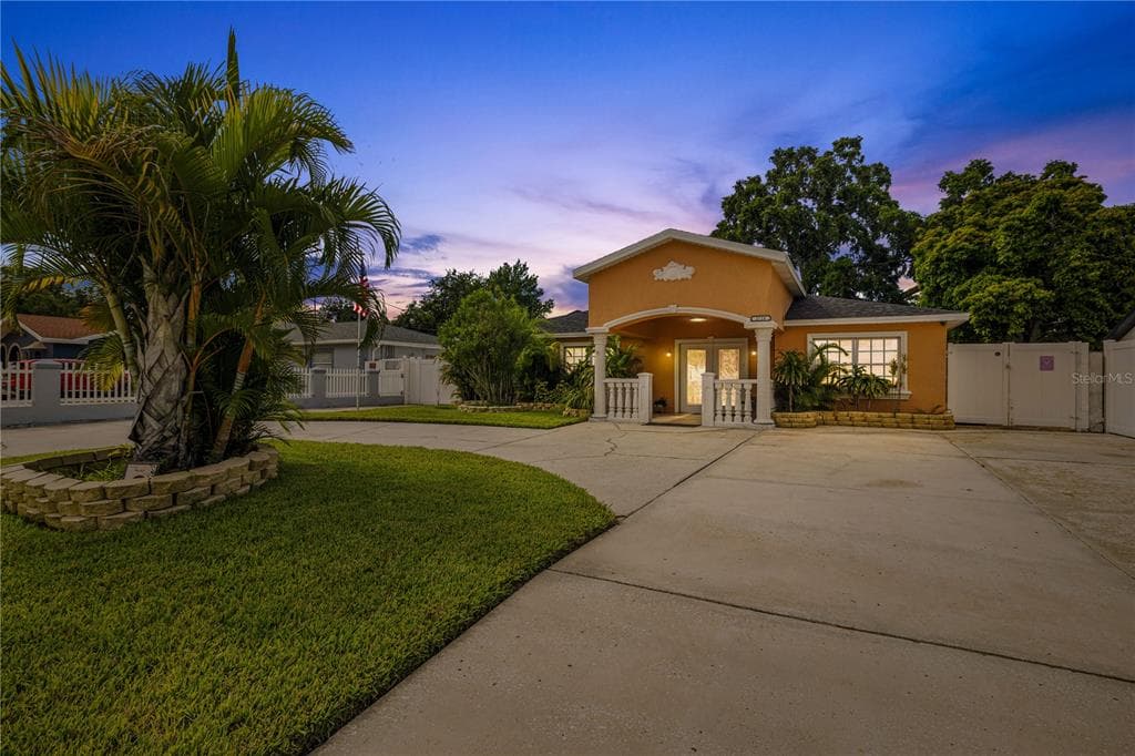 2716 W LOUISIANA AVENUE TAMPA, FL 33614