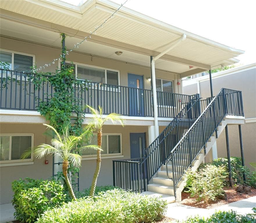 212 S CHURCH AVENUE UNIT 201 TAMPA, FL 33609