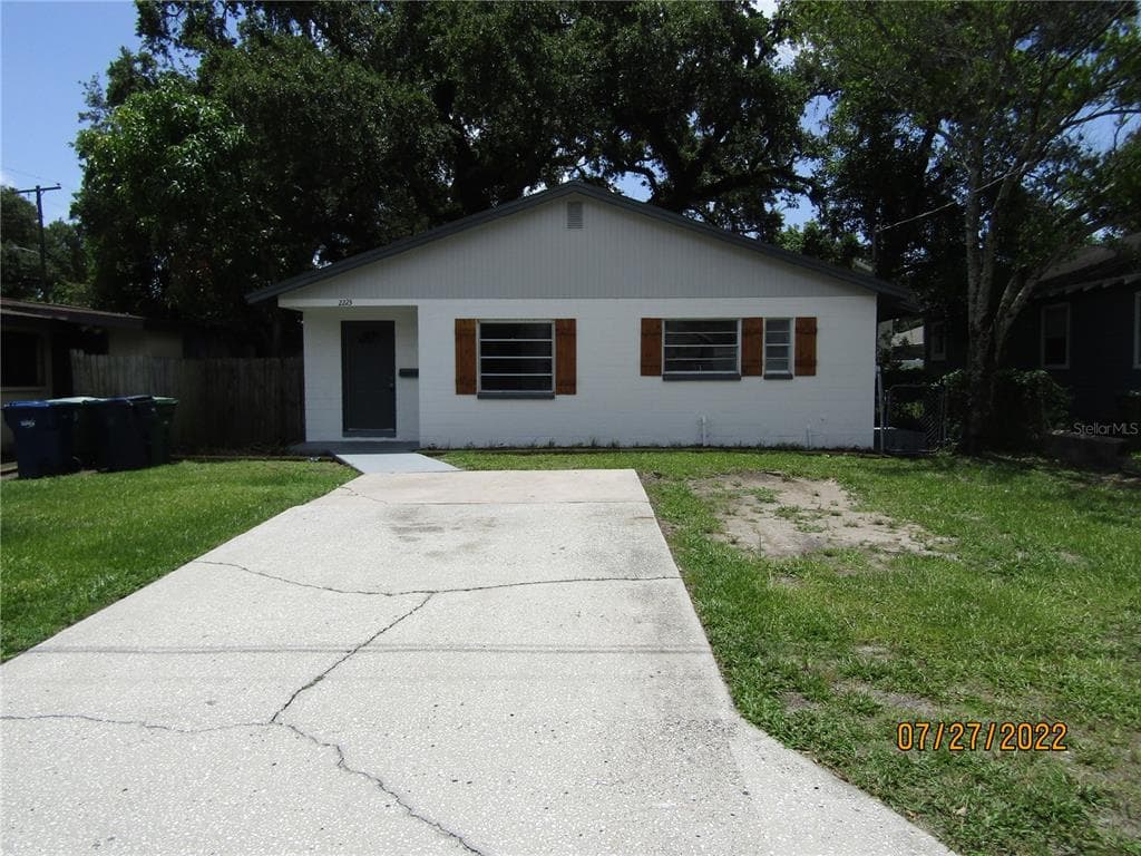 2223 E 19TH AVENUE TAMPA, FL 33605
