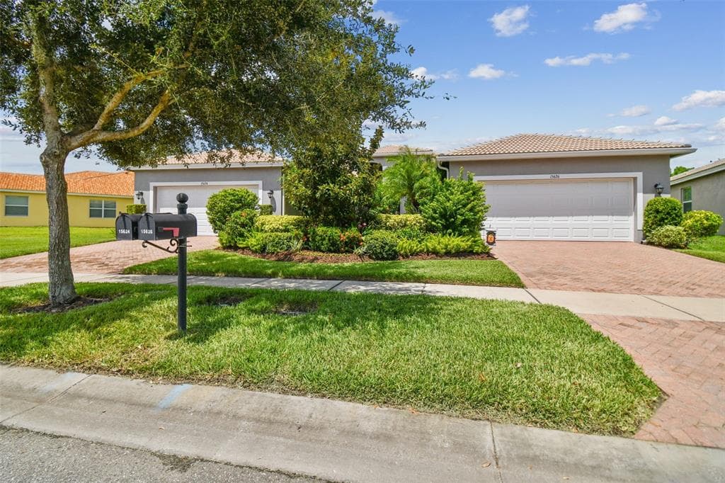 15626 AURORA LAKE CIRCLE WIMAUMA, FL 33598