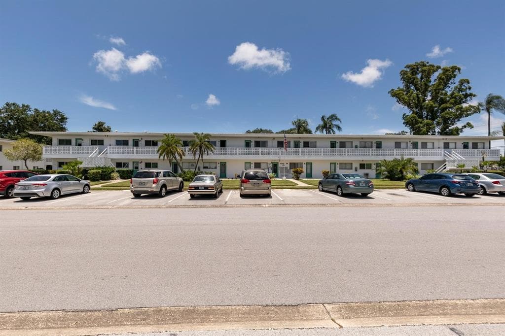 11200 86TH AVENUE UNIT 202 SEMINOLE, FL 33772
