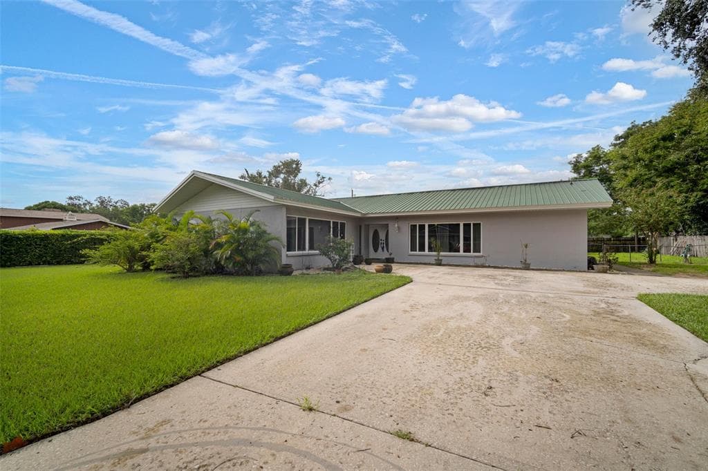 613 ROYAL CREST DRIVE BRANDON, FL 33511