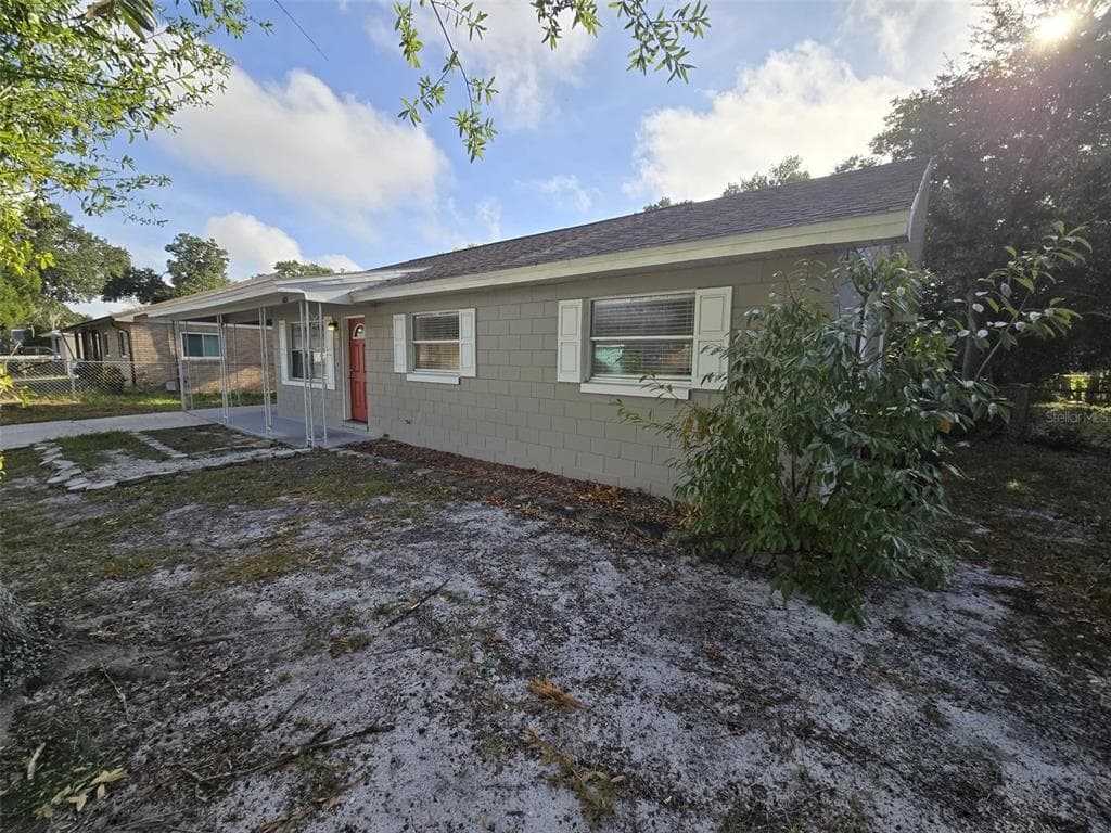 606 HOLT CIRCLE WINTER HAVEN, FL 33880