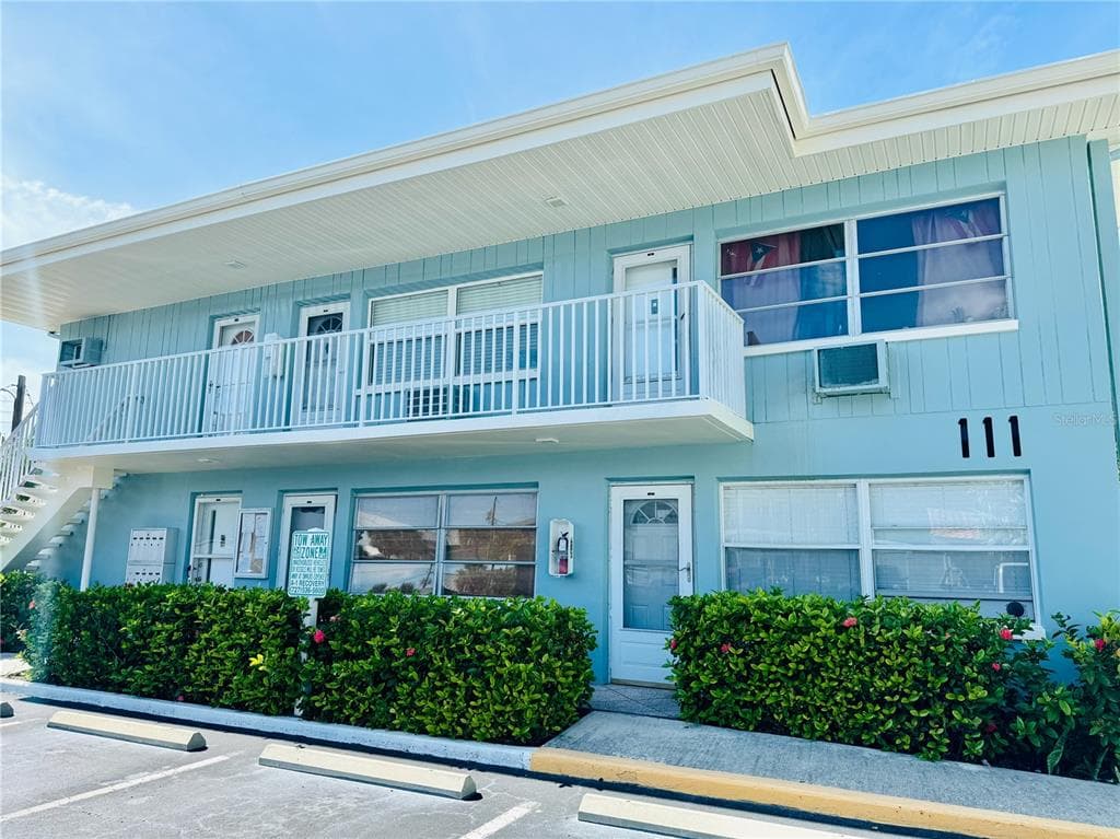 111 60TH AVENUE UNIT 4A ST PETE BEACH, FL 33706