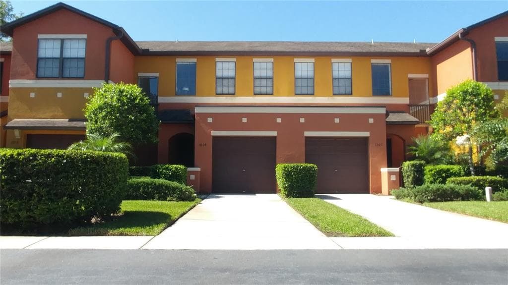 1005 TULLAMORE DRIVE WESLEY CHAPEL, FL 33543