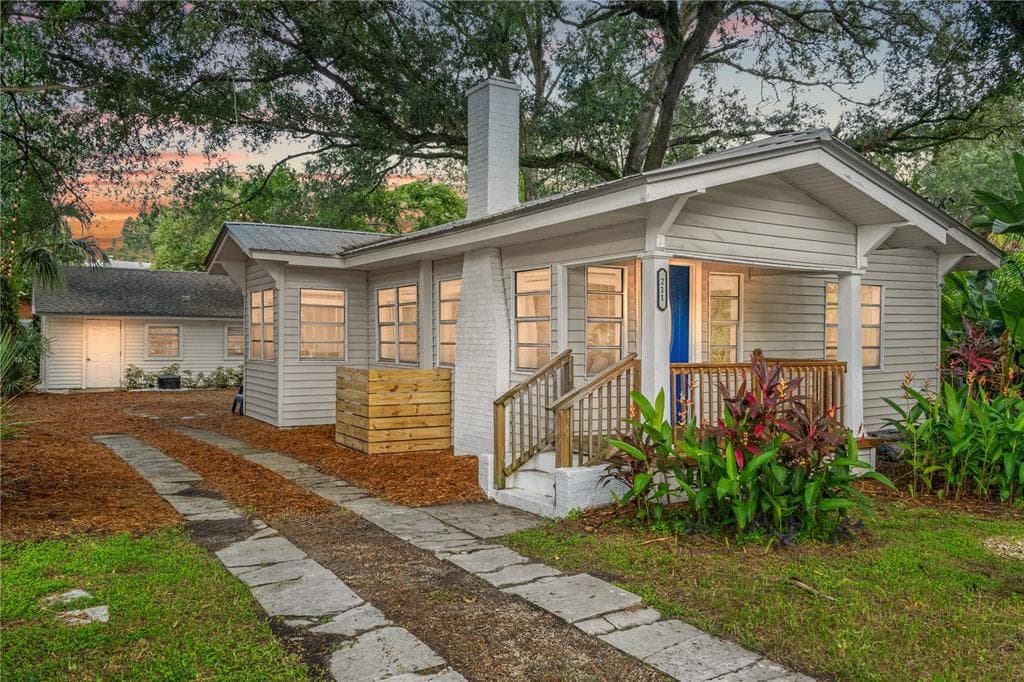 211 W HILDA STREET TAMPA, FL 33603