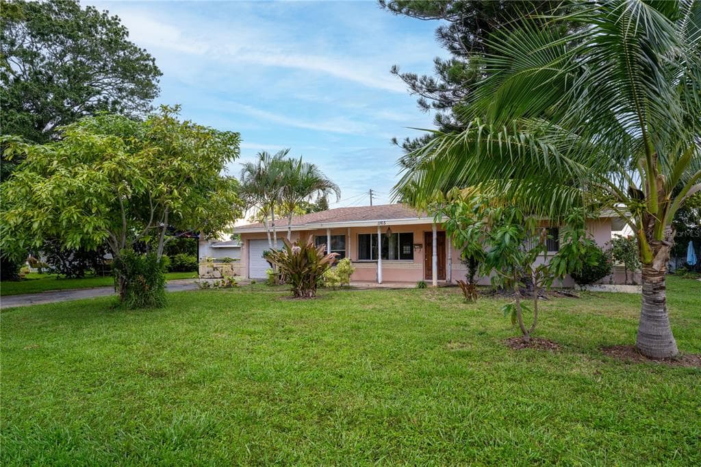 1165 63RD AVENUE S ST PETERSBURG, FL 33705