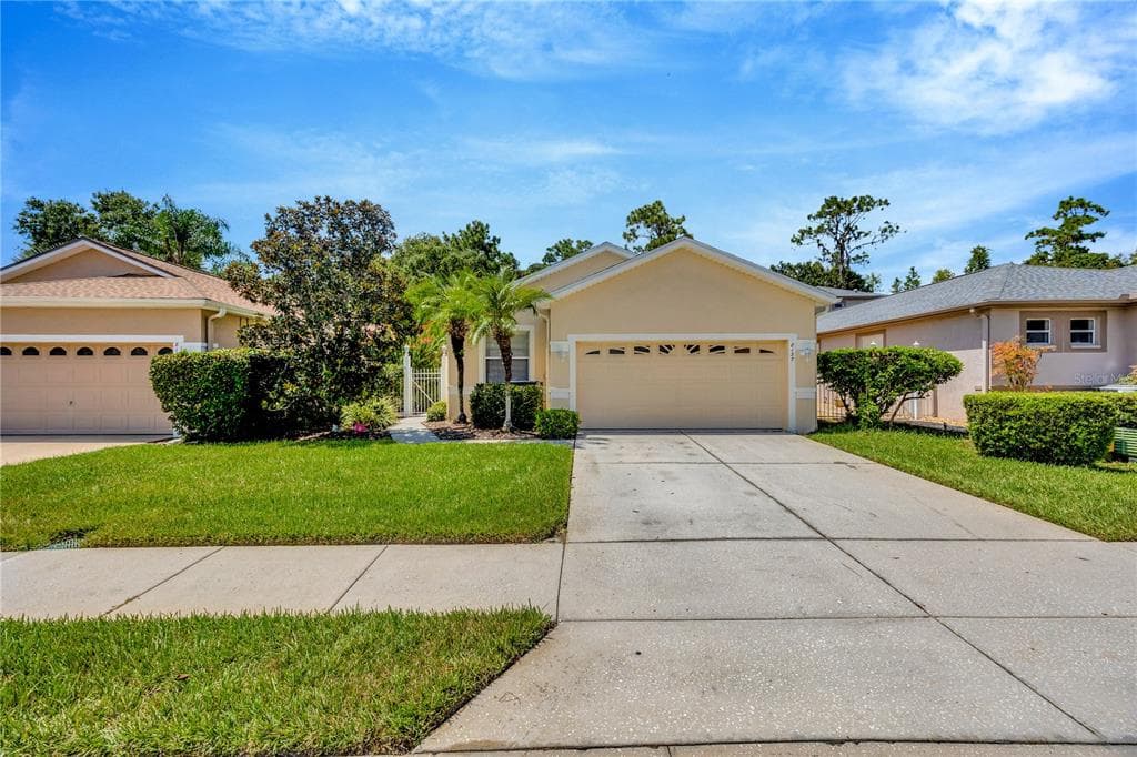 8137 PONKAN ROAD LAND O LAKES, FL 34637