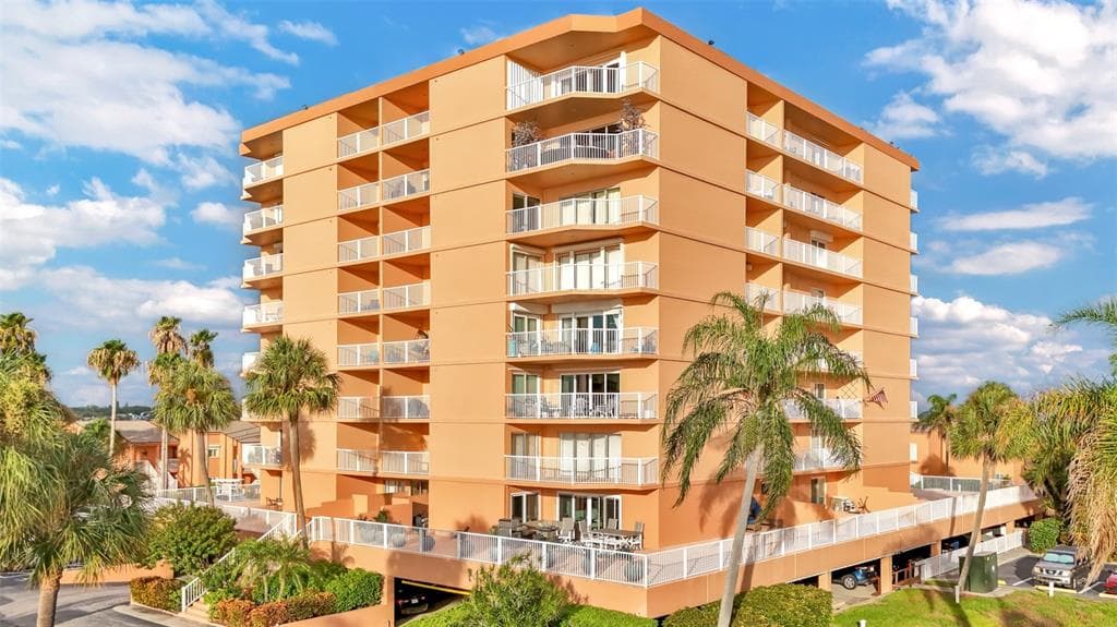 7430 SUNSHINE SKYWAY LANE S UNIT 505 ST PETERSBURG, FL 33711