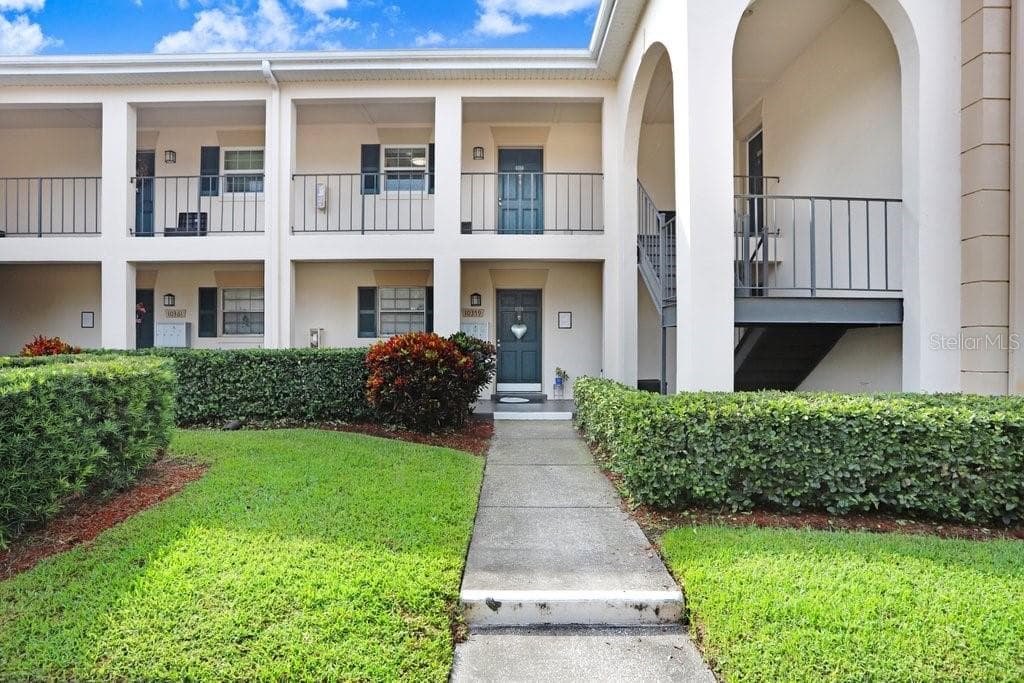 10359 CARROLLWOOD LANE UNIT 157