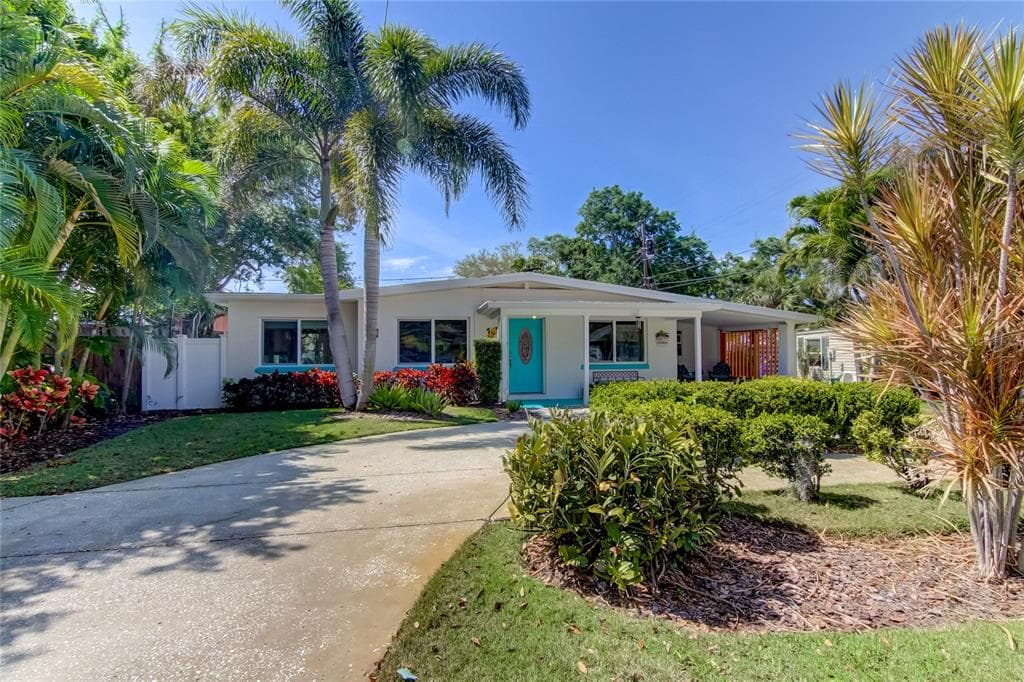 158 BROADWAY AVENUE DUNEDIN, FL 34698