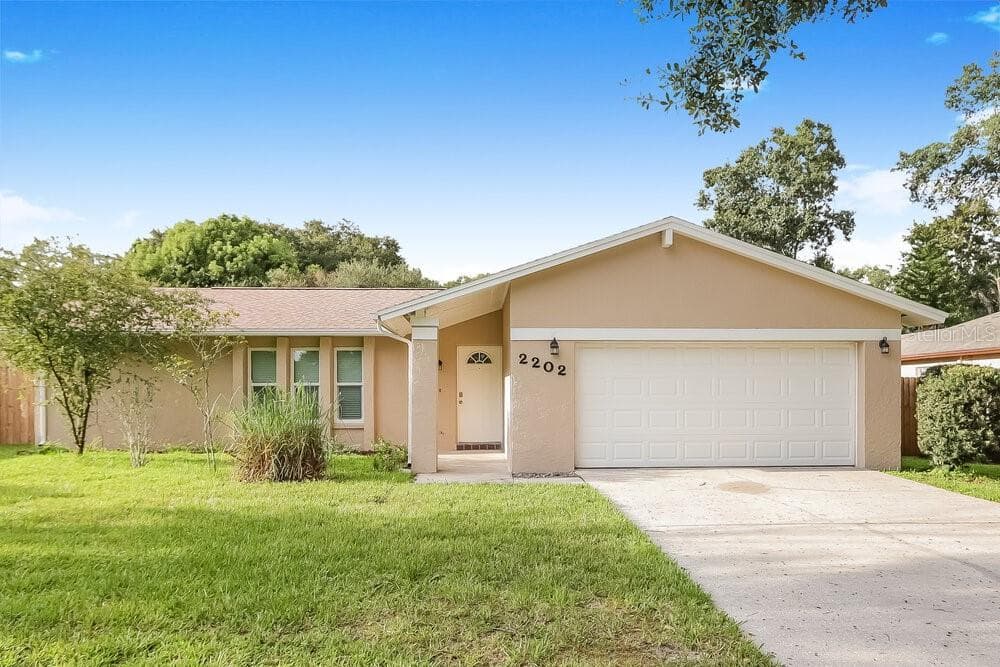 2202 BLIND POND AVENUE LUTZ, FL 33549