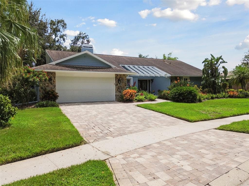 520 PALMDALE DRIVE OLDSMAR, FL 34677