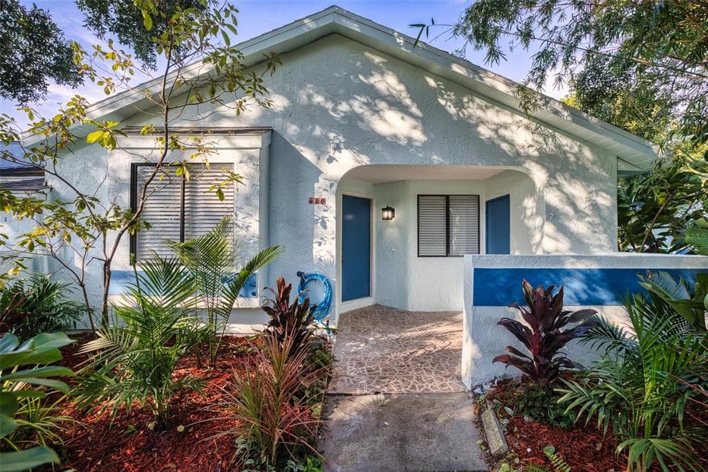 419 CEDAR RIDGE COURT OLDSMAR, FL 34677