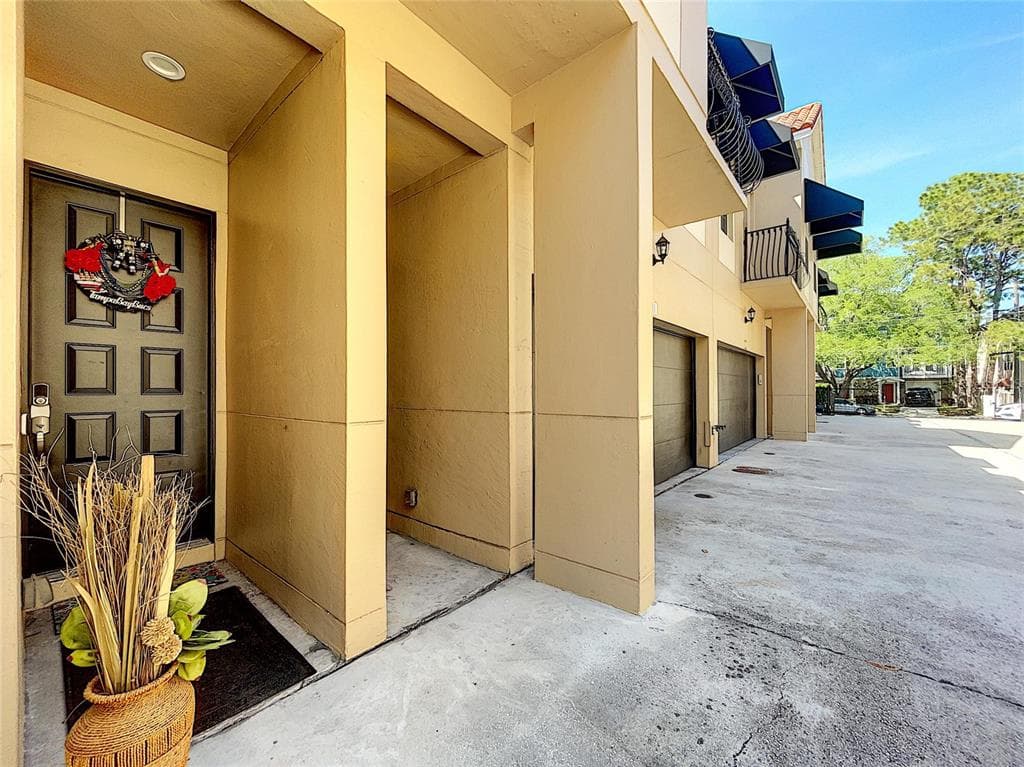 3210 HORATIO STREET UNIT 10 TAMPA, FL 33609
