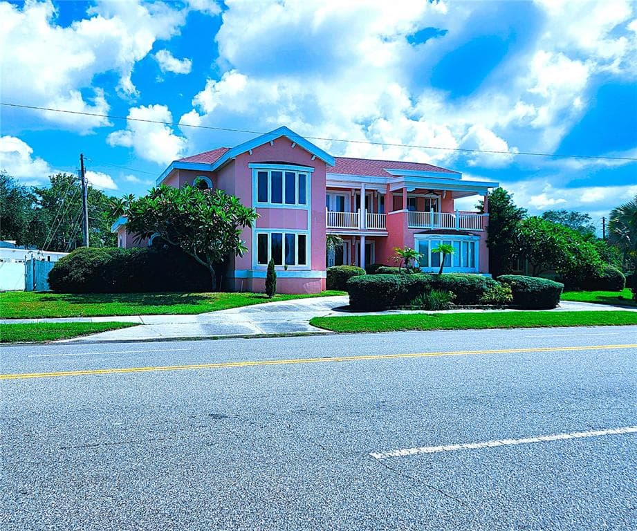 101 PARK STREET N ST PETERSBURG, FL 33710