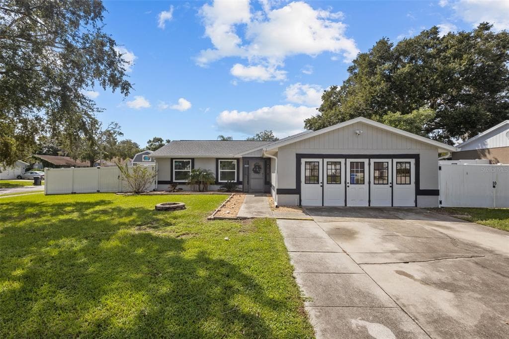 1520 PINEY BRANCH CIRCLE VALRICO, FL 33594
