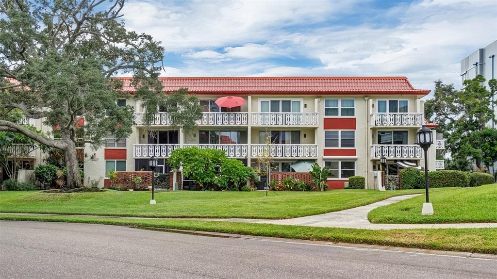 1012 PEARCE DRIVE UNIT 210 CLEARWATER, FL 33764