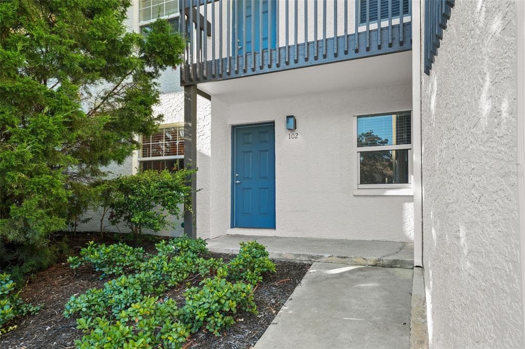 3800 34TH AVENUE S UNIT 102 ST PETERSBURG, FL 33711