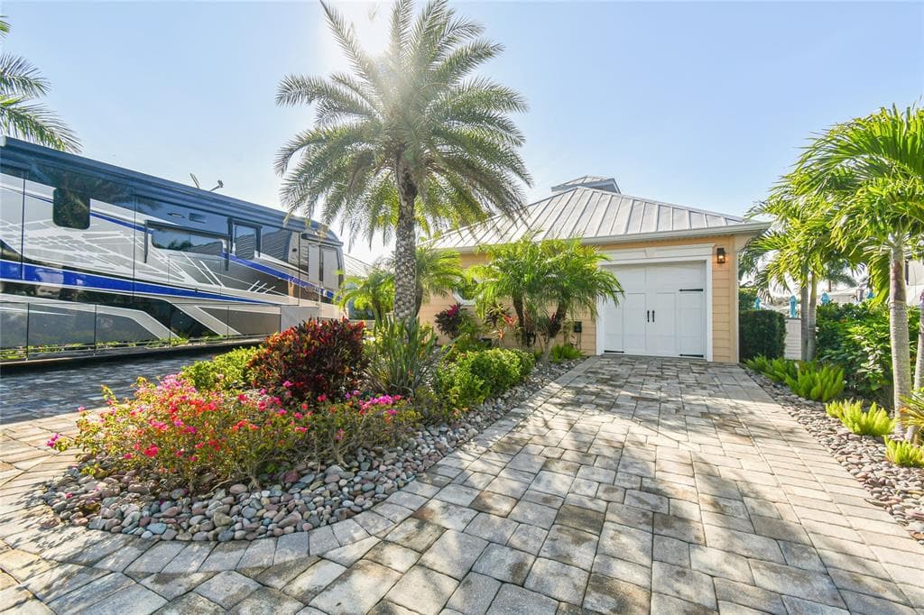 8323 SW SAND CRANE CIRCLE