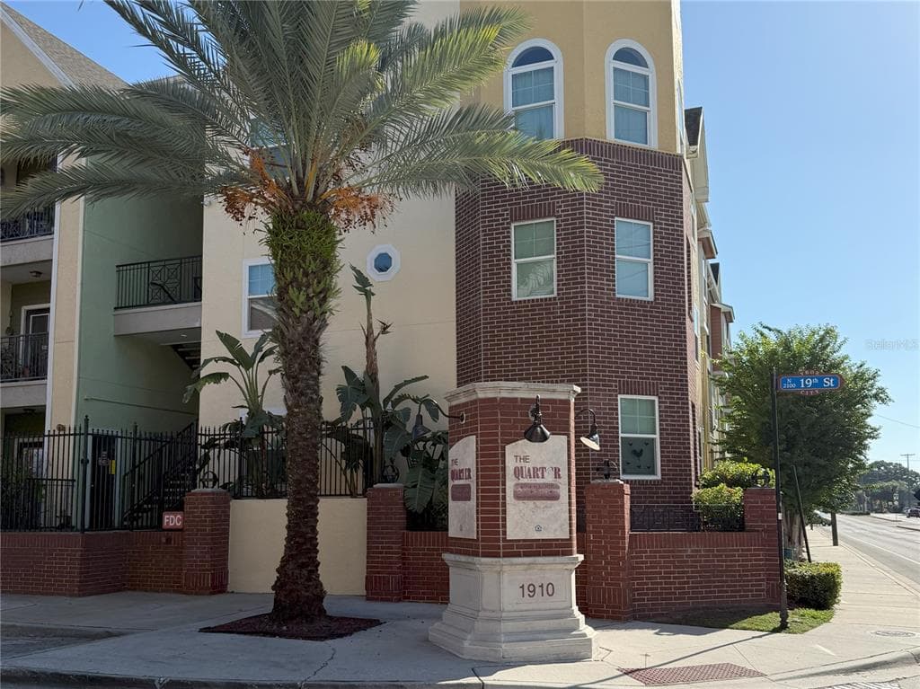 1810 E PALM AVENUE UNIT 1304 TAMPA, FL 33605