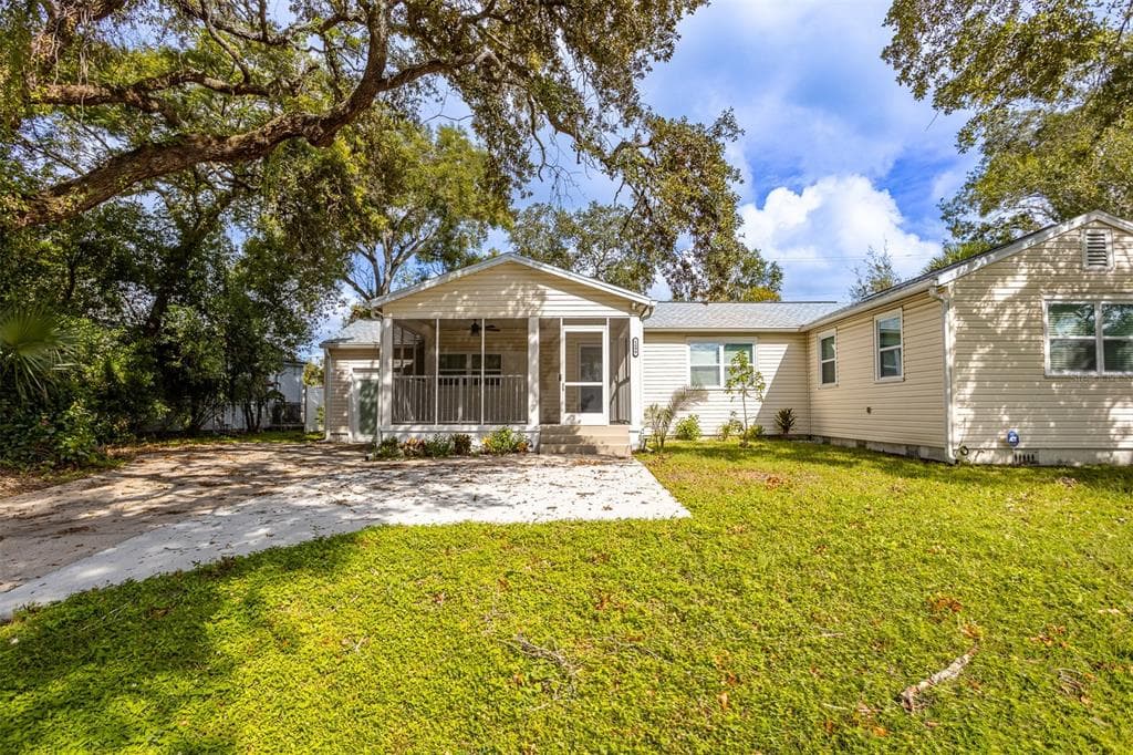 1499 W RIVER SHORE WAY TAMPA, FL 33603