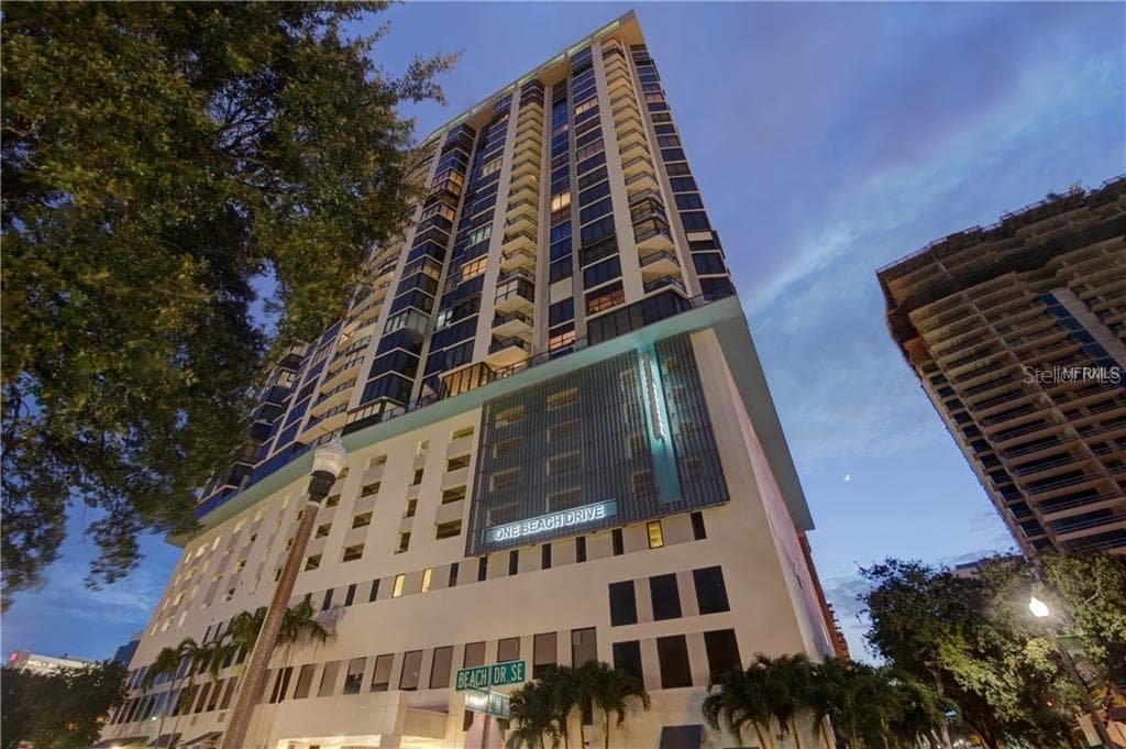 1 BEACH DRIVE SE UNIT 2503/04 ST PETERSBURG, FL 33701