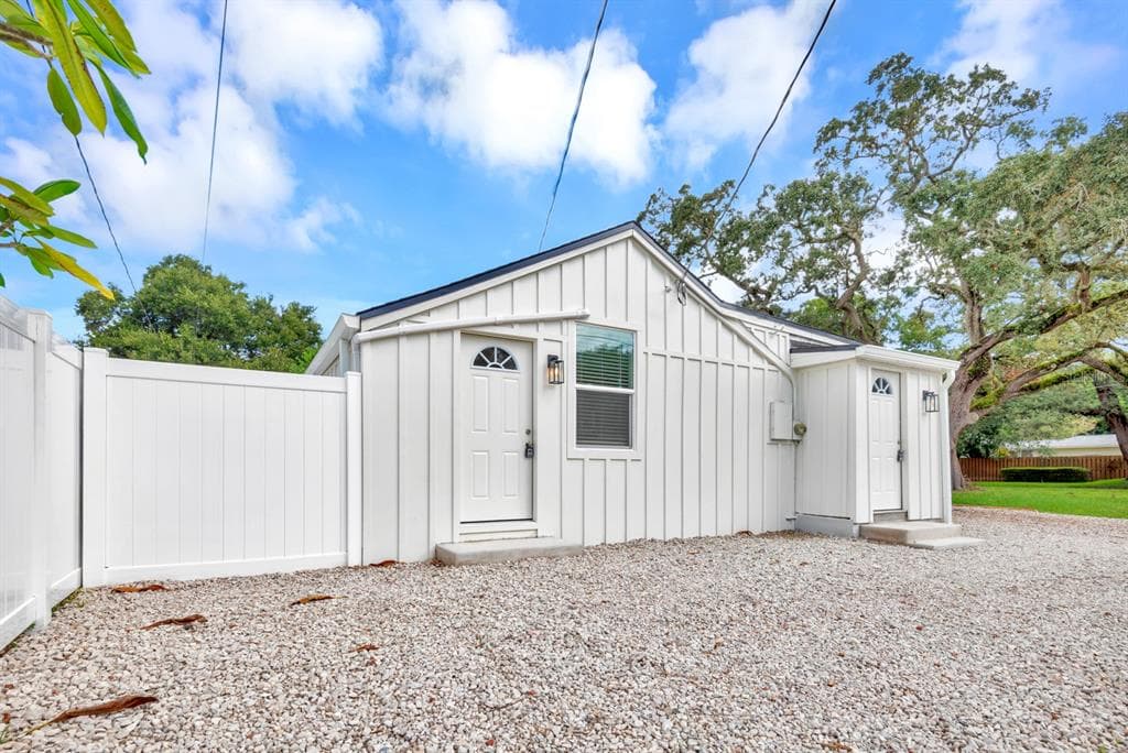 1508 27TH AVENUE N ST PETERSBURG, FL 33704