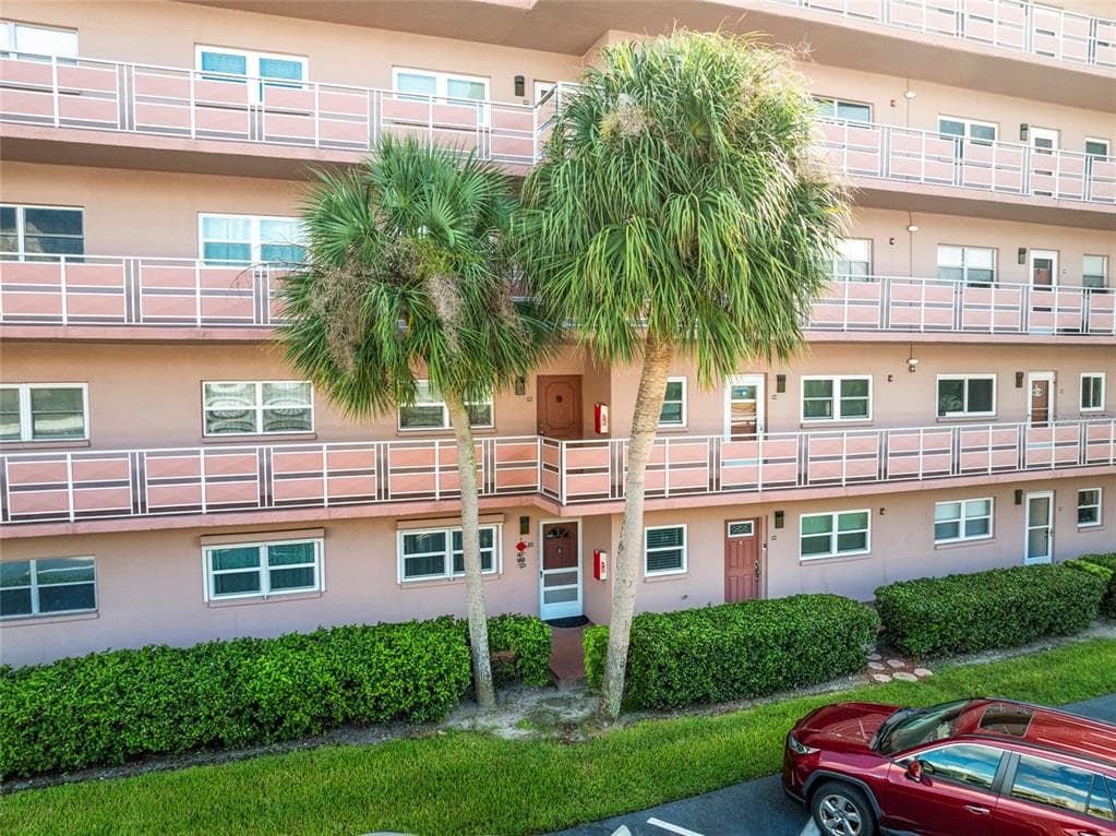 5521 80TH STREET N UNIT 205 ST PETERSBURG, FL 33709