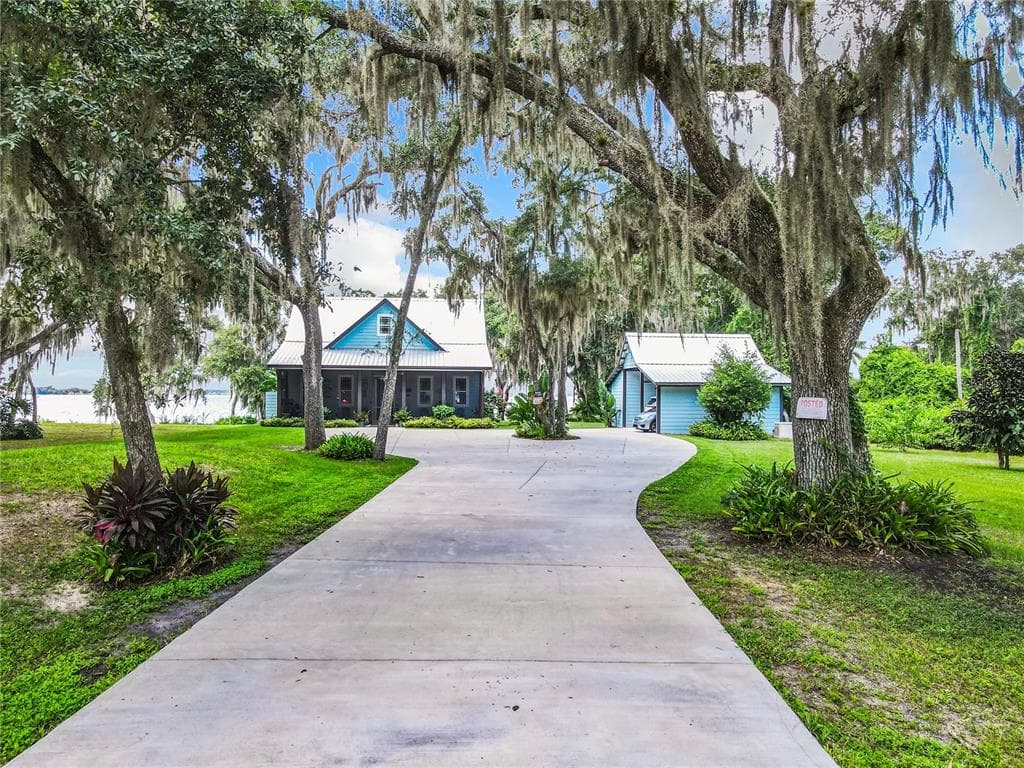1863 S LAKE REEDY BOULEVARD FROSTPROOF, FL 33843