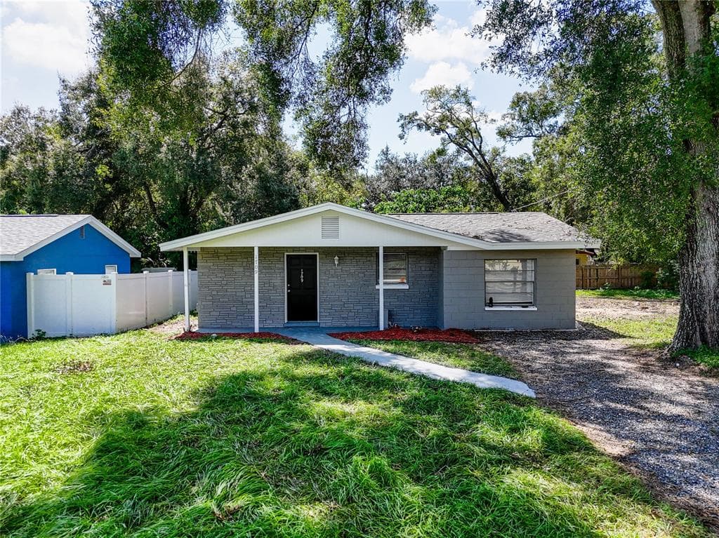 1709 E SITKA STREET TAMPA, FL 33604